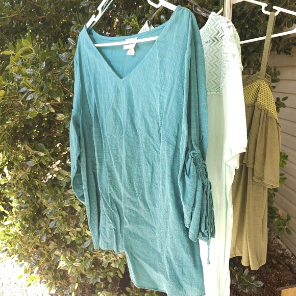 Ava & Viv Teal and Green‎ Blouses - Picture 5 of 11